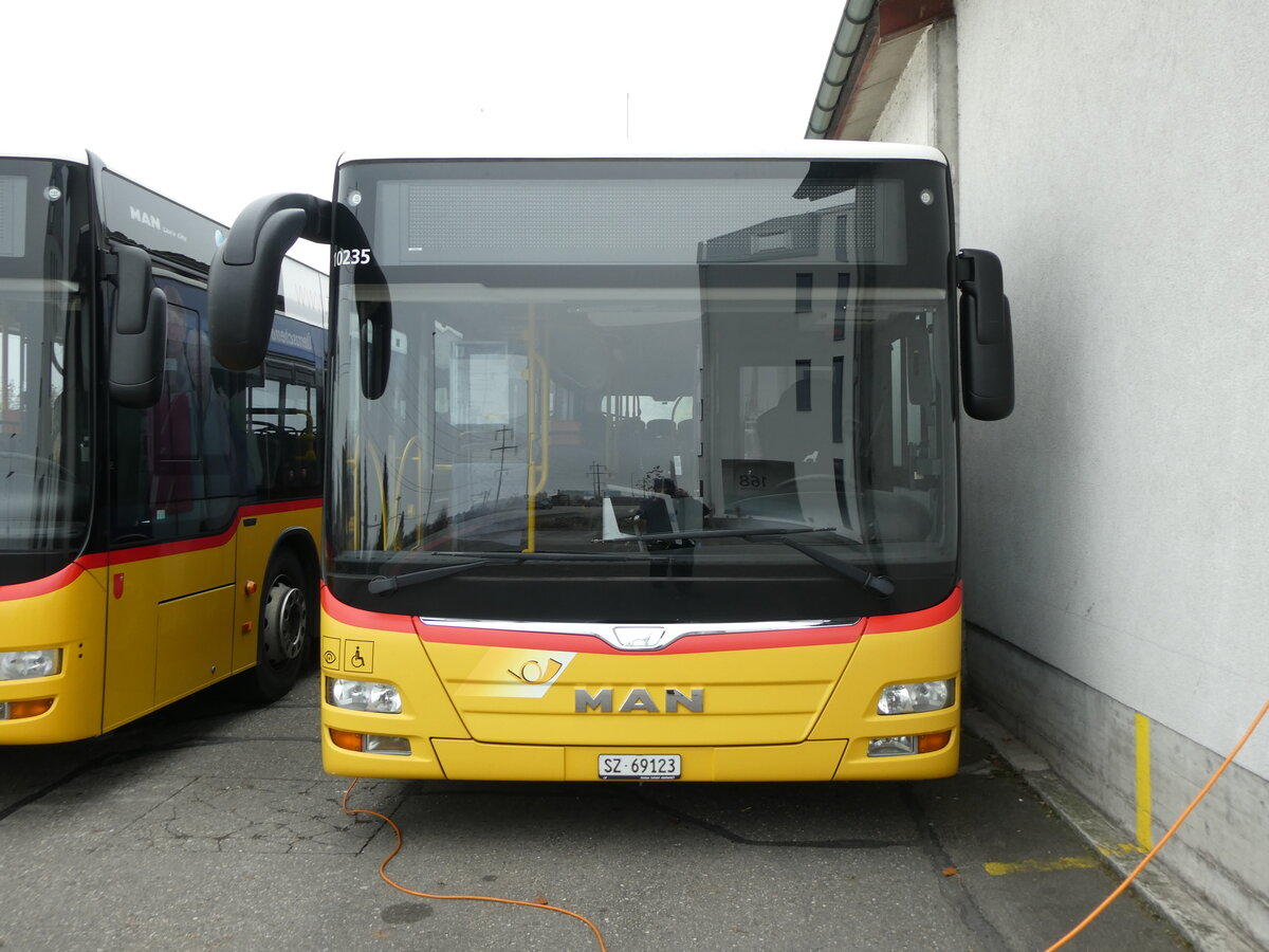 (230'853) - Lienert&Ehrler, Einsiedeln - SZ 69'123 - MAN (ex Schuler, Feusisberg) am 21. November 2021 in Pf�ffikon, Garage