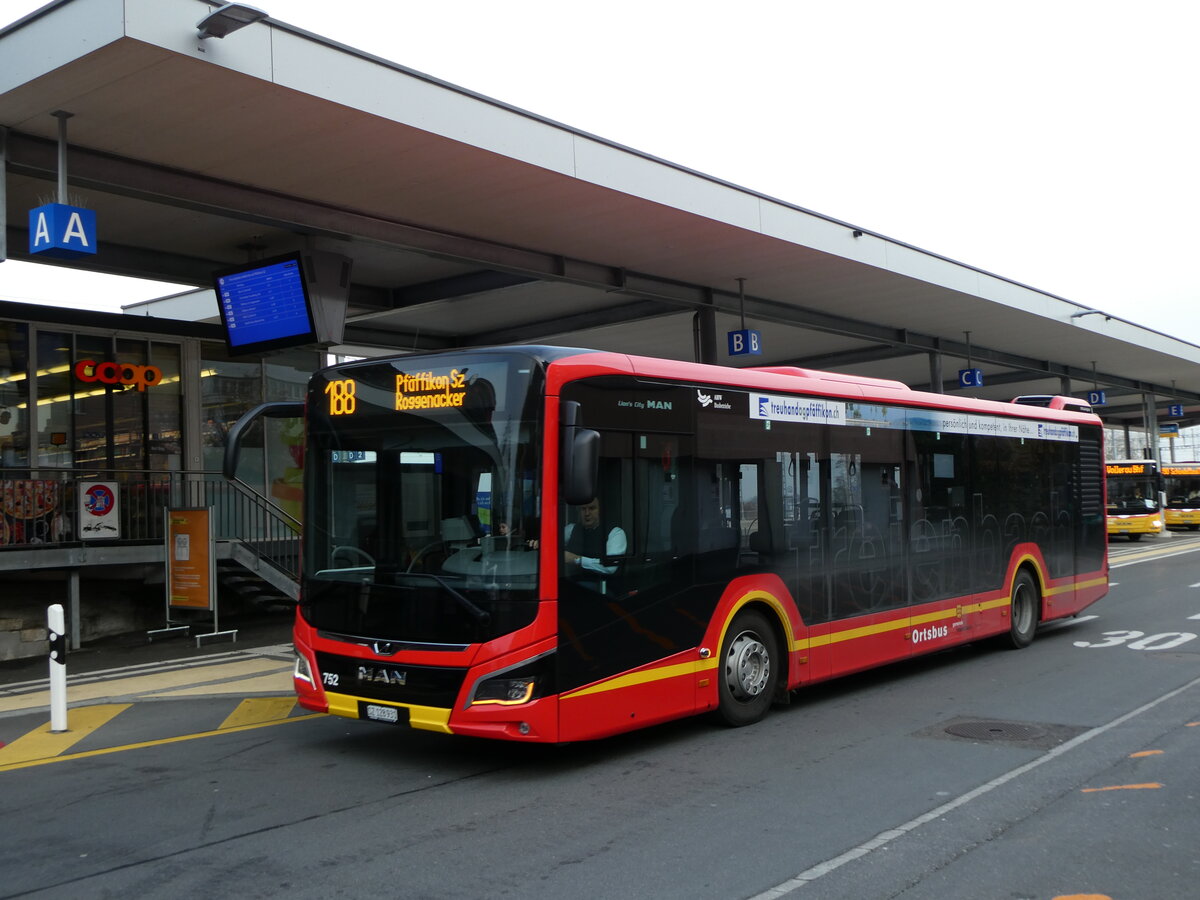 (230'863) - AHW Horgen - Nr. 752/SZ 128'931 - MAN am 21. November 2021 beim Bahnhof Pf�ffikon