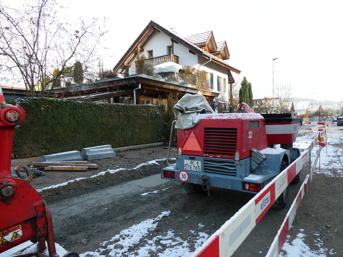 (230'924) - STI-Haltestelle am 27. November 2021 in Thun-Lerchenfeld, Forstweg (w�hrend dem Umbau)