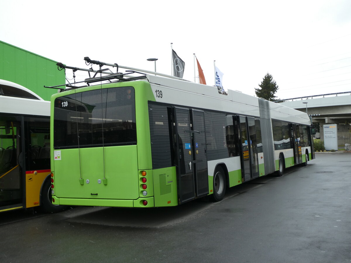 (231'008) - transN, La Chaux-de-Fonds - Nr. 139 - Hess/Hess Gelenktrolleybus (ex TN Neuch�tel Nr. 139) am 28. November 2021 in Kerzers, Interbus