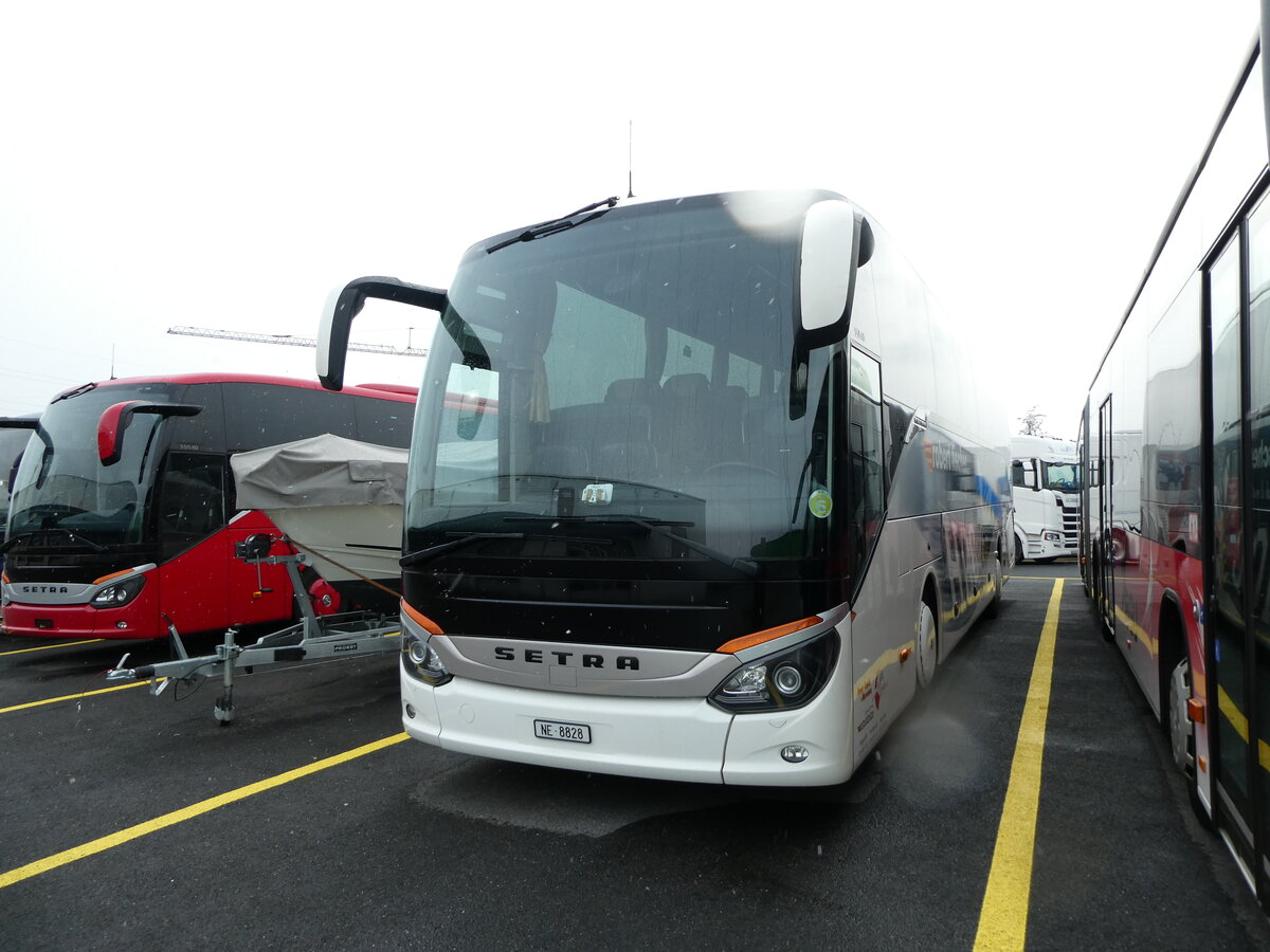 (231'013) - Jean-Louis, F�tigny - Nr. 43/NE 8828 - Setra am 28. November 2021 in Kerzers, Interbus