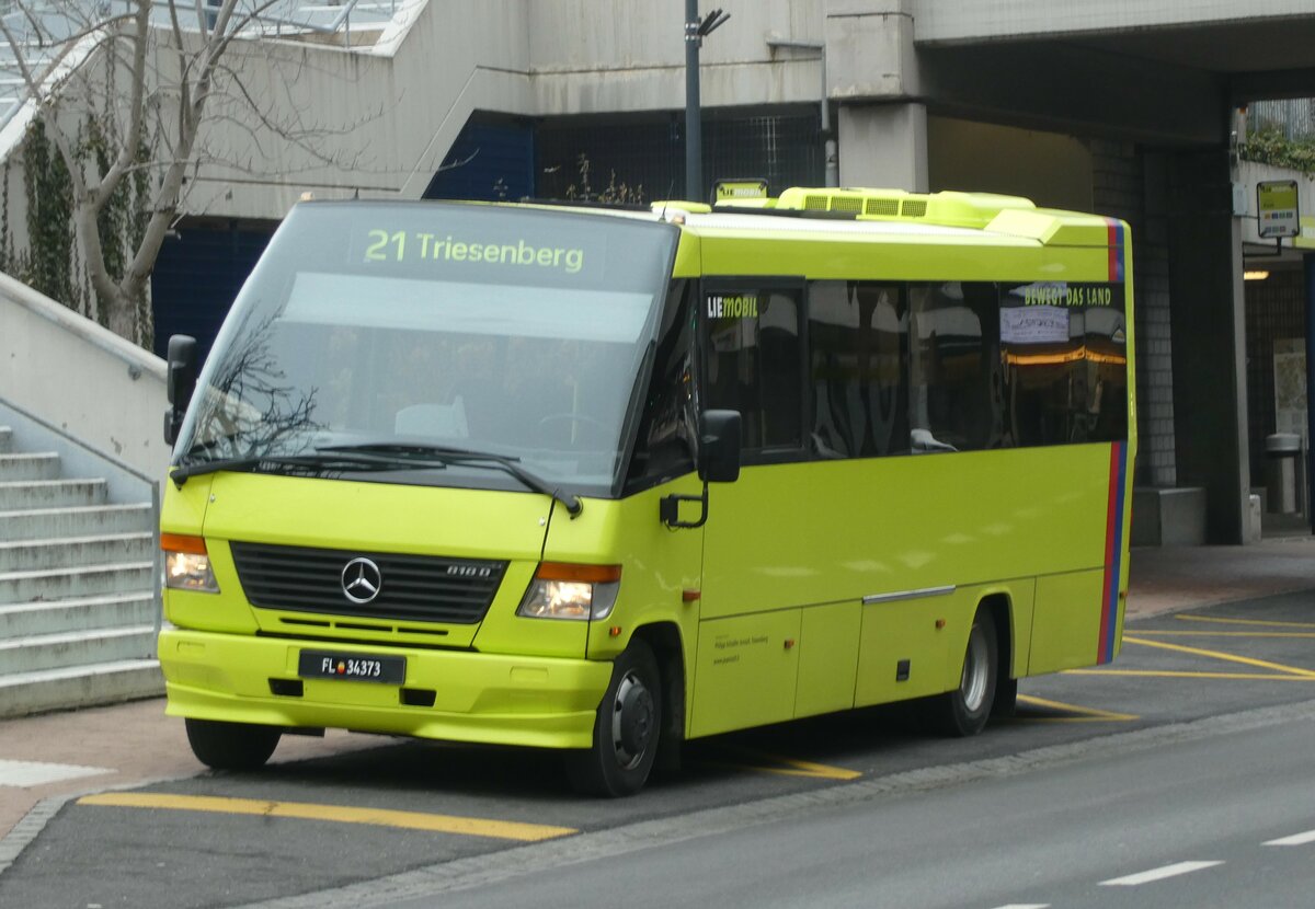 (231'324) - Sch�dler, Triesenberg - FL 34'373 - Mercedes/Kowex am 15. Dezember 2021 in Vaduz, Post