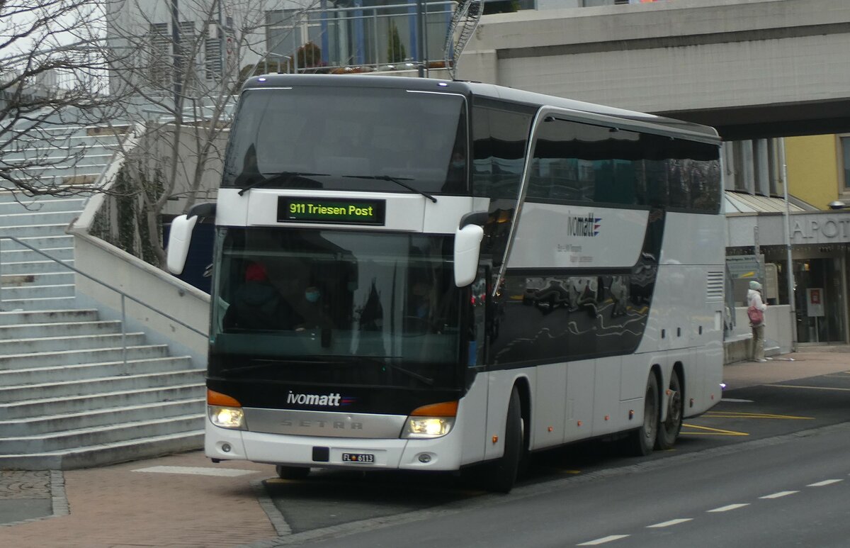 (231'331) - Matt, Mauren - Nr. 3/FL 6113 - Setra (ex Albus, D-M�nchen Nr. M8063) am 15. Dezember 2021 in Vaduz, Post