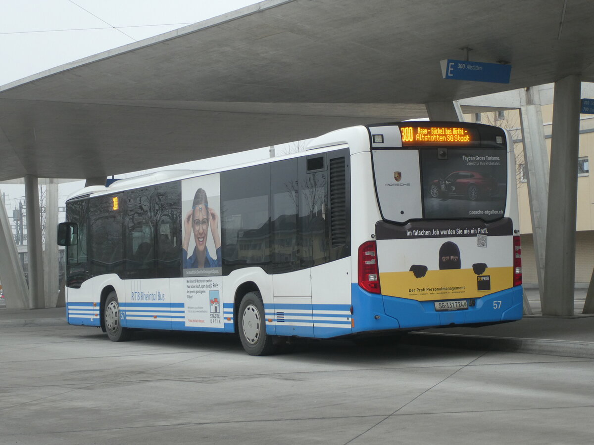 (231'352) - RTB Altst�tten - Nr. 57/SG 131'724 - Mercedes am 15. Dezember 2021 beim Bahnhof Buchs