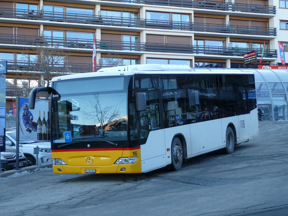(231'636) - Lathion, Sion - Nr. 16/VS 383'833 - Mercedes (ex TPC Aigle) am 1. Januar 2022 in Haute-Nendaz, T�l�cabine