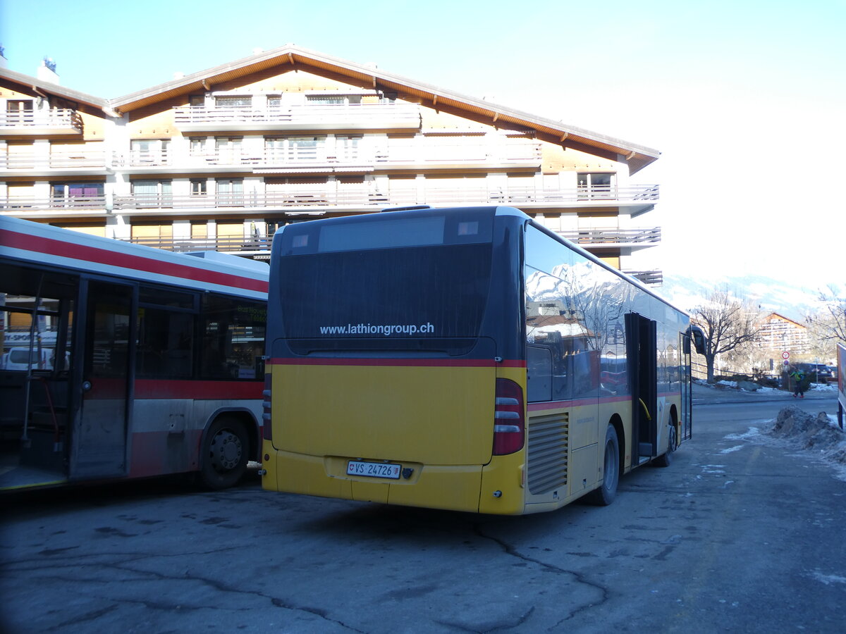 (231'640) - Lathion, Sion - Nr. 5/VS 24'726 - Mercedes (ex PostAuto Bern) am 1. Januar 2022 in Haute-Nendaz, T�l�cabine