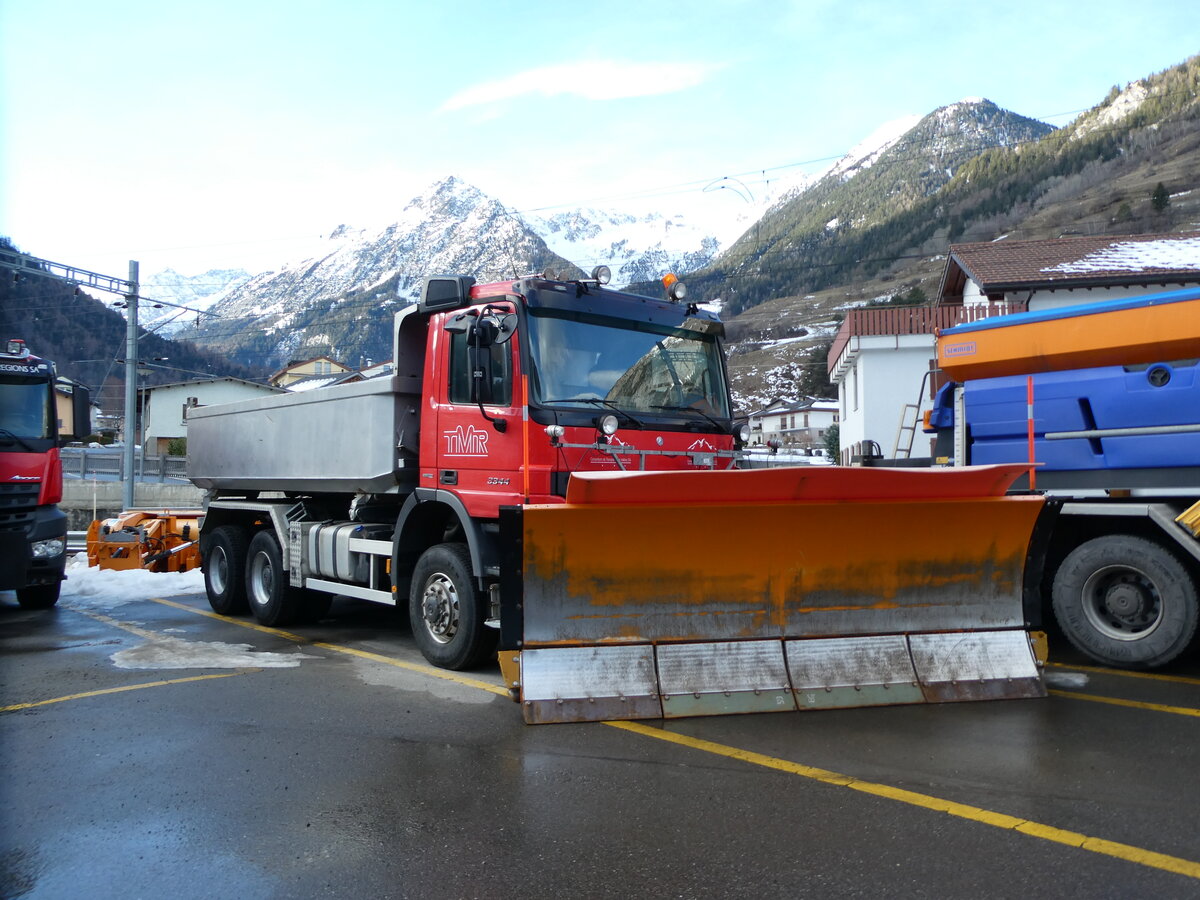 (231'726) - TMR Martigny - Nr. 30/VS 74'463 - Mercedes am 2. Januar 2022 in Orsi�res, Garage