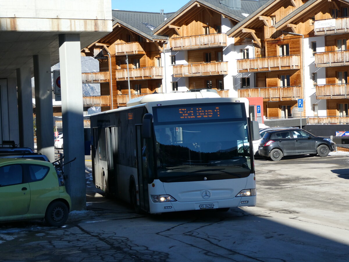(232'107) - Buchard, Leytron - Nr. 70/VS 84'250 - Mercedes (ex MBC Morges Nr. 79) am 19. Januar 2022 in La Tzoumaz, T�l�cabine