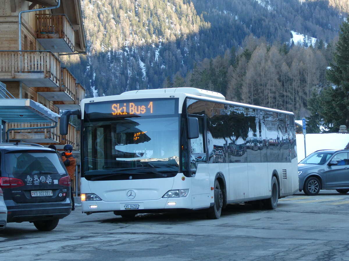 (232'139) - Buchard, Leytron - Nr. 70/VS 84'250 - Mercedes (ex MBC Morges Nr. 79) am 19. Januar 2022 in La Tzoumaz, T�l�cabine