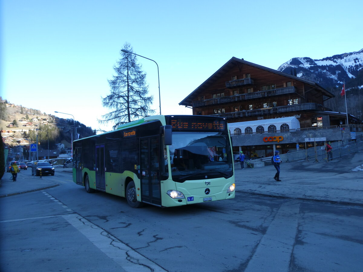 (232'453) - TPC Aigle - Nr. 454/VS 353'284 - Mercedes (ex Borini, F-Combloux) am 29. Januar 2022 beim Bahnhof Champ�ry