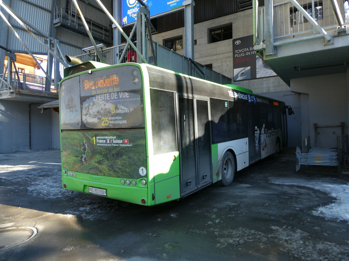 (232'462) - TPC Aigle - Nr. 450/VS 353'316 - Solaris (ex Nr. 17) am 29. Januar 2022 beim Bahnhof Champ�ry