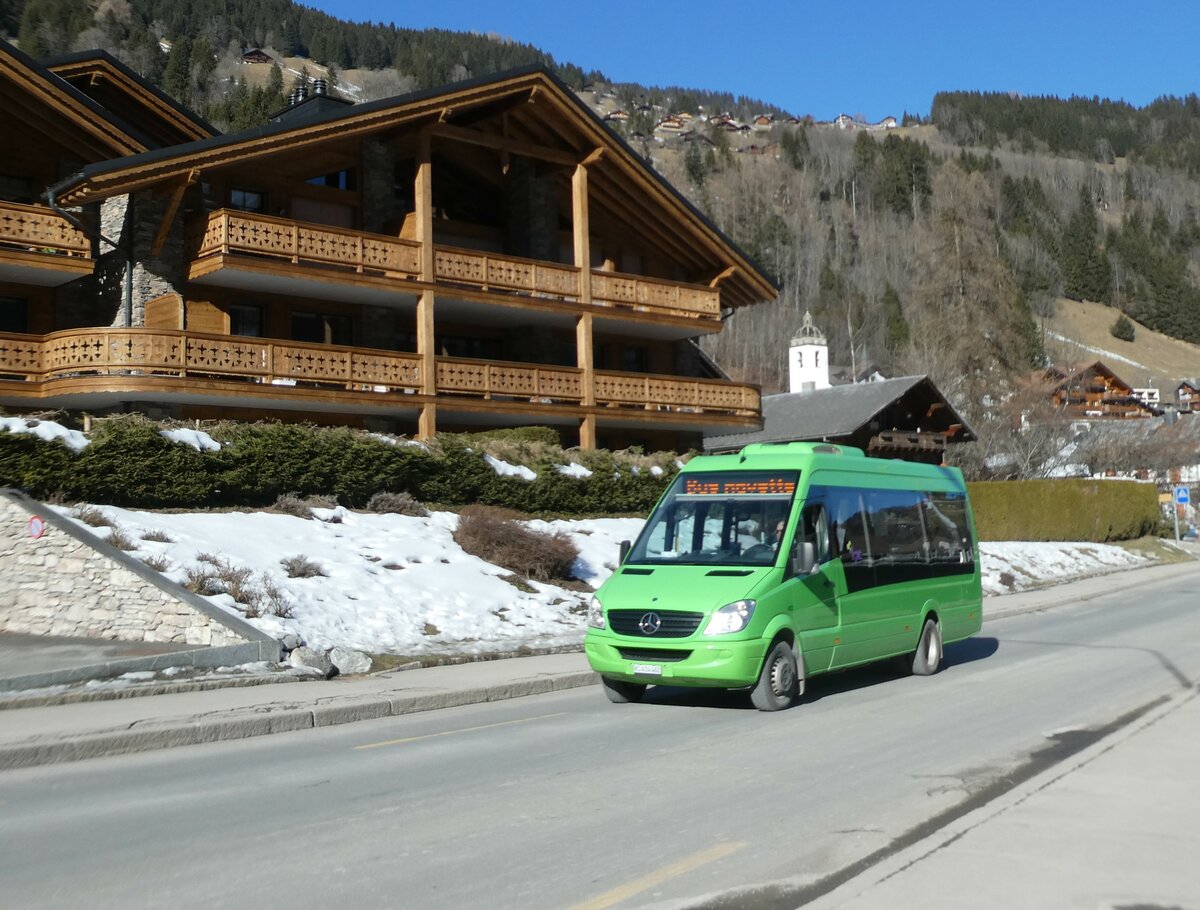 (232'465) - TPC Aigle - Nr. 453/VS 414'462 - Mercedes am 29. Januar 2022 in Champ�ry, Route de la Fin