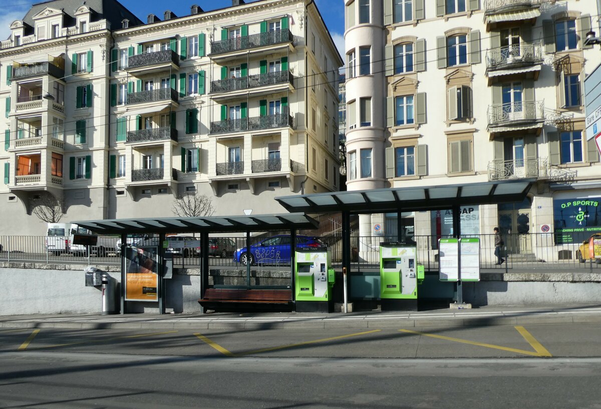 (232'548) - transN-Haltestelle am 30. Januar 2022 beim Bahnhof Neuch�tel
