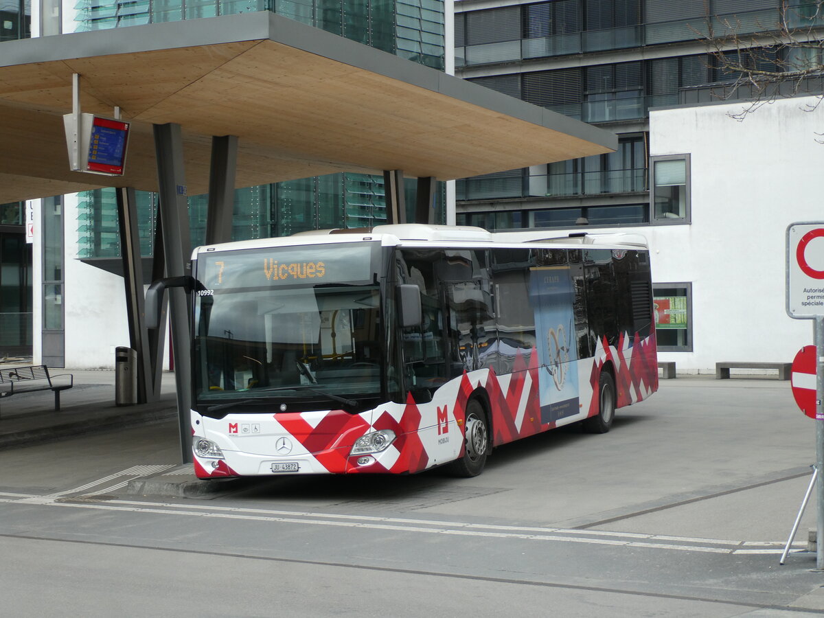 (232'632) - CarPostal Ouest - JU 43'872 - Mercedes am 6. Februar 2022 beim Bahnhof Del�mont