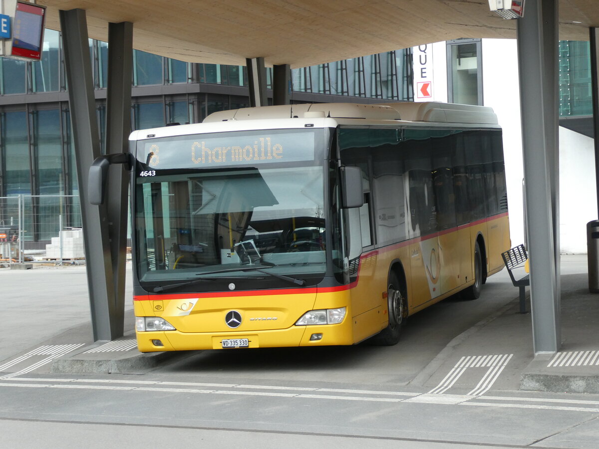 (232'633) - CarPostal Ouest - VD 335'330 - Mercedes am 6. Februar 2022 beim Bahnhof Del�mont