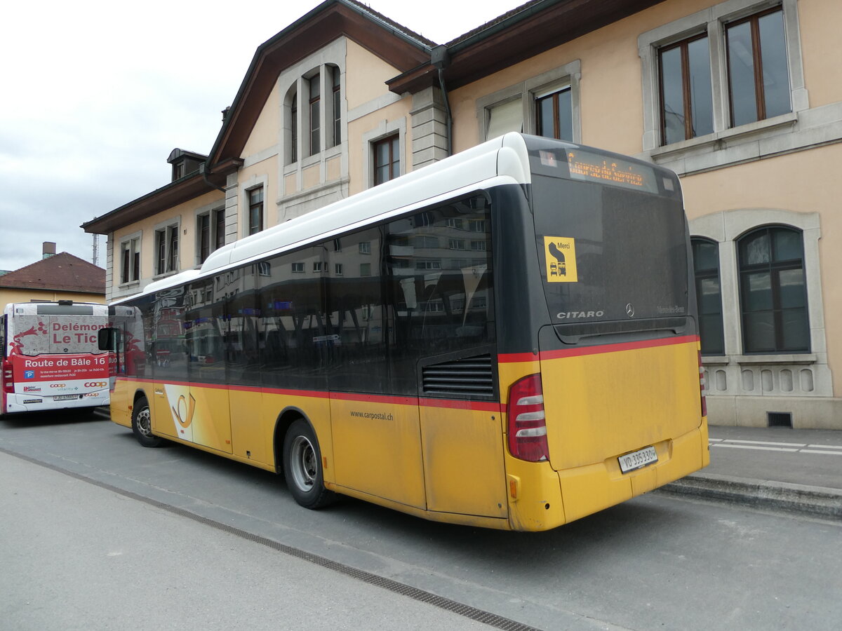 (232'669) - CarPostal Ouest - VD 335'330 - Mercedes am 6. Februar 2022 beim Bahnhof Del�mont