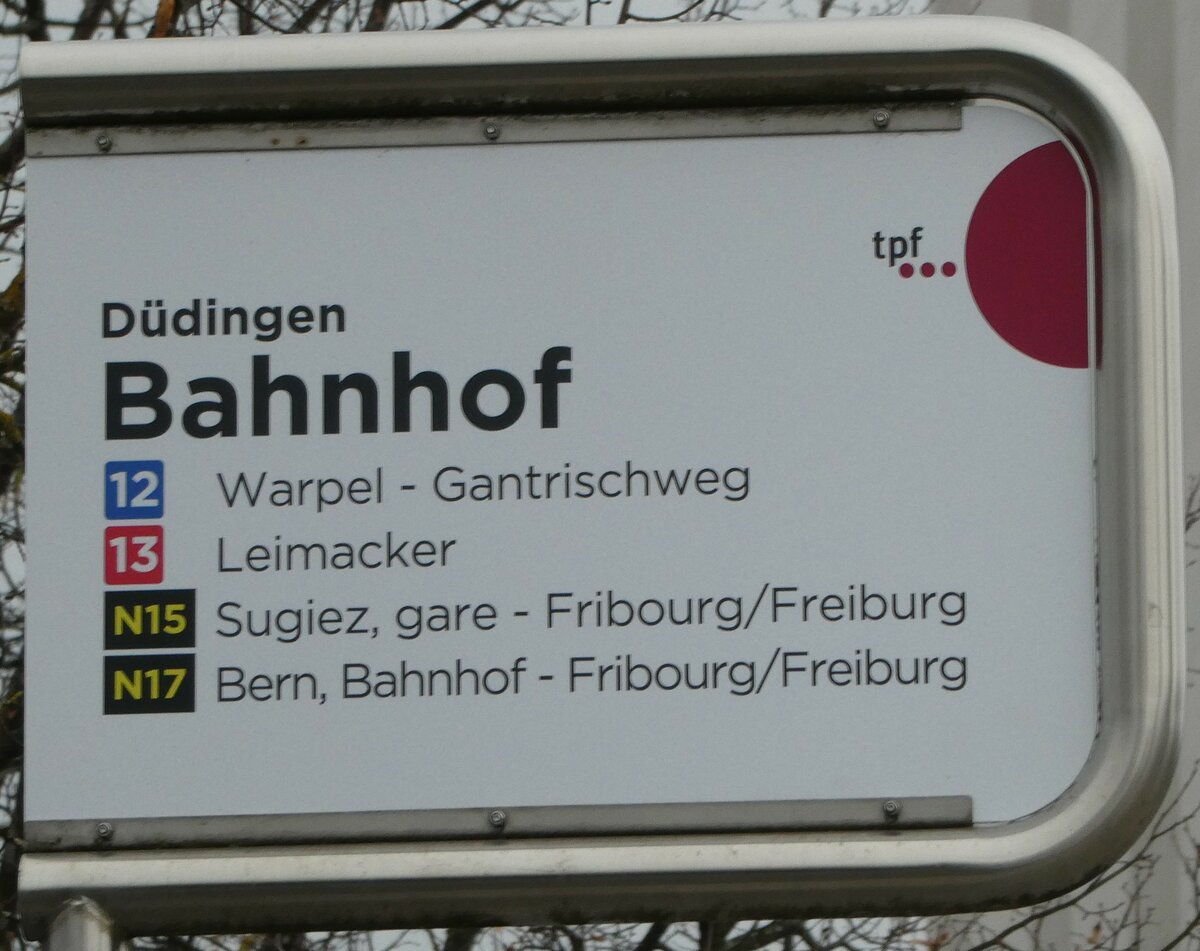 (232'734) - tpf-Haltestellenschild - D�dingen, Bahnhof - am 6. Februar 2022