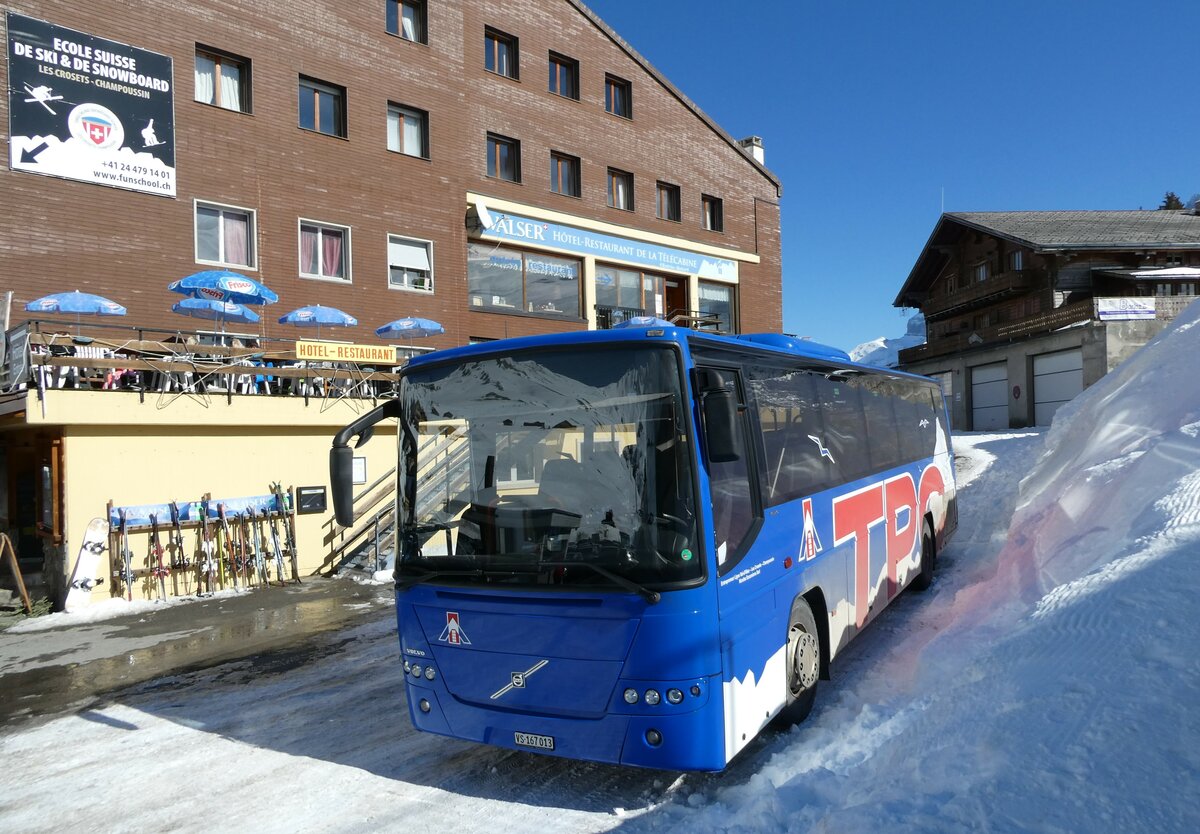 (233'203) - Nicolas, Val-d'Illiez - VS 167'013 - Volvo am 26. Februar 2022 in Les Crosets, T�l�cabine