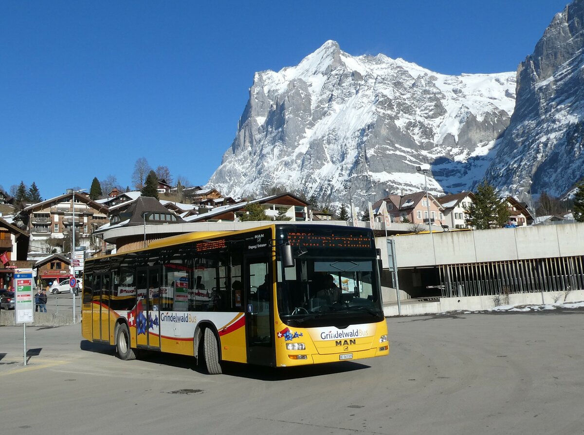 (233'290) - Grindelwaldbus, Grindelwald - Nr. 19/BE 363'305 - MAN/G�ppel am 27. Februar 2022 beim Bahnhof Grindelwald