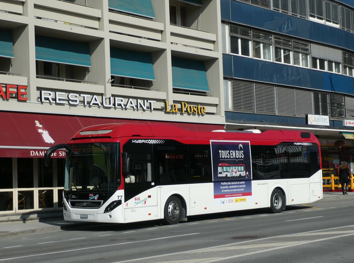 (233'466) - PostAuto Wallis - Nr. 77/VS 459'800 - Volvo am 7. M�rz 2022 beim Bahnhof Sion