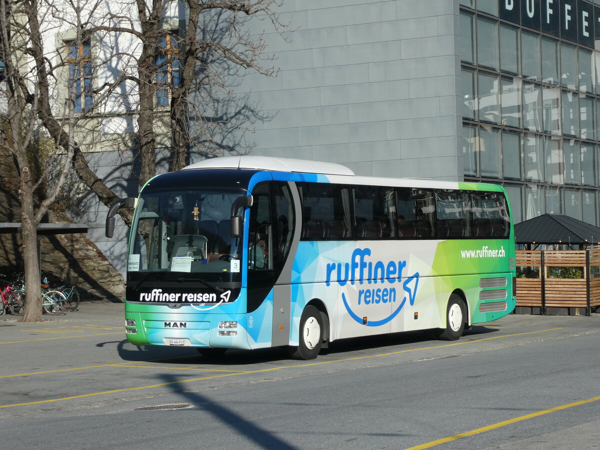 (233'479) - Ruffiner, Turtmann - VS 464'913 - MAN am 7. M�rz 2022 beim Bahnhof Brig