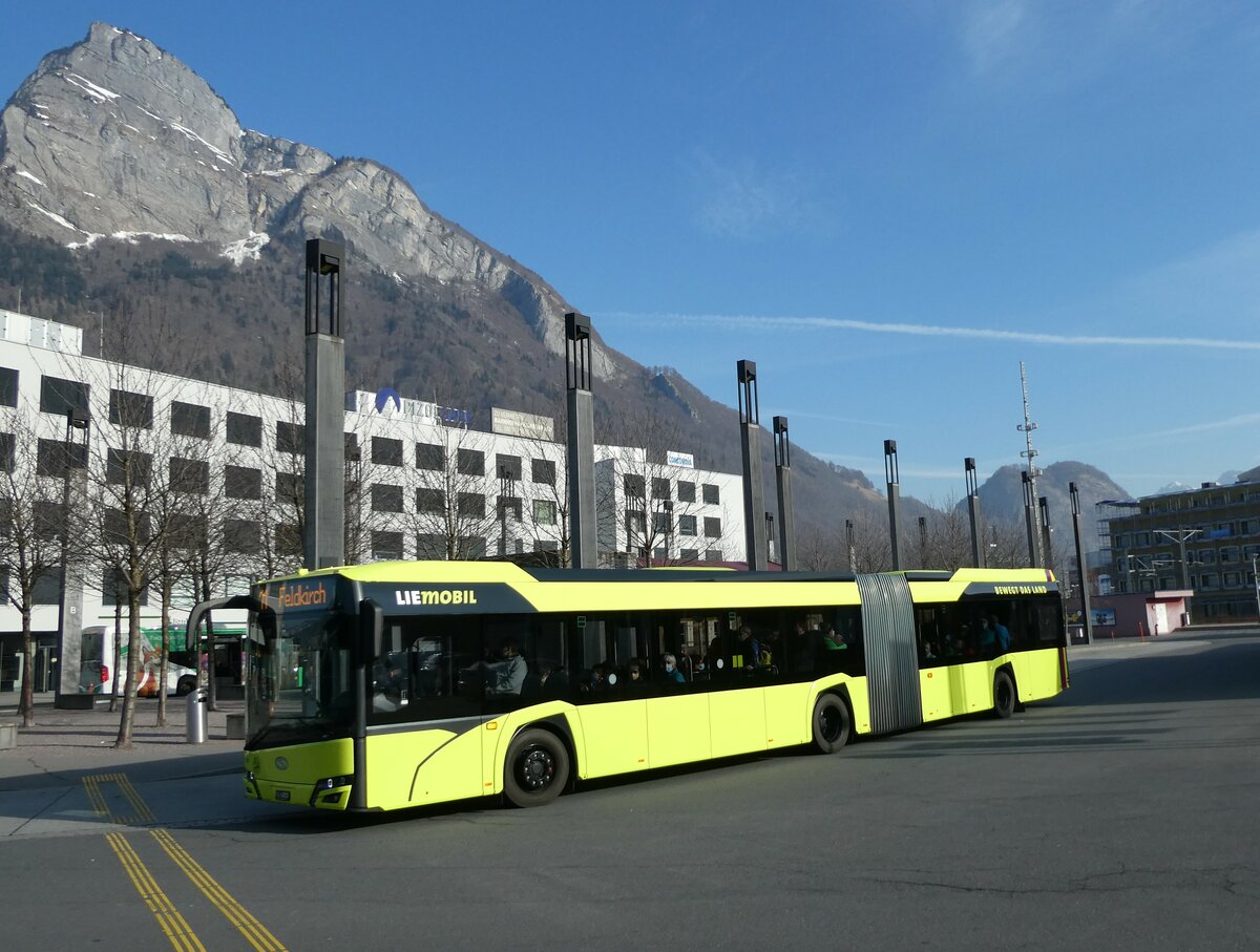 (233'505) - Aus Liechtenstein: BOS PS Anstalt, Vaduz - Nr. 570/FL 40'228 - Solaris am 8. M�rz 2022 beim Bahnhof Sargans