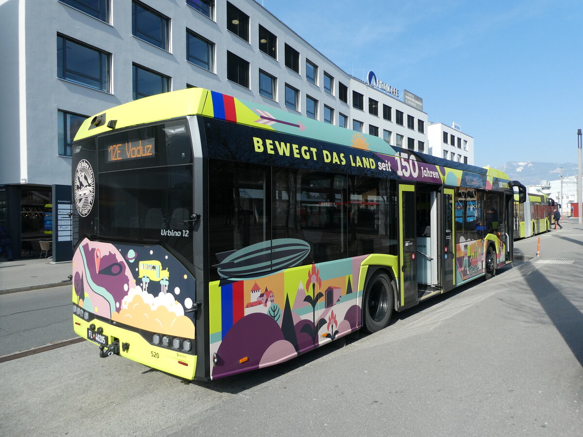 (233'559) - Aus Liechtenstein: BOS PS Anstalt, Vaduz - Nr. 520/FL 40'205 - Solaris am 8. M�rz 2022 beim Bahnhof Sargans