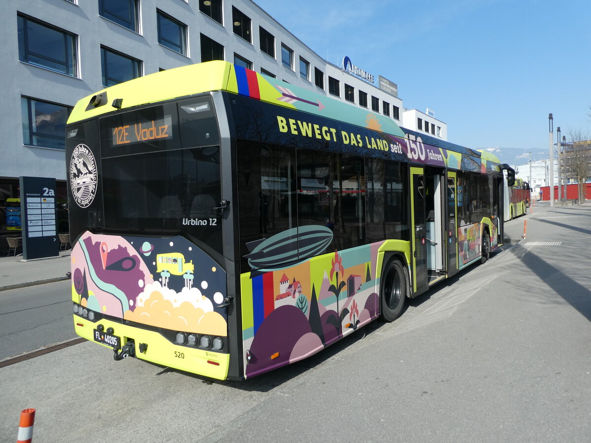 (233'560) - Aus Liechtenstein: BOS PS Anstalt, Vaduz - Br. 520/FL 40'205 - Solaris am 8. M�rz 2022 beim Bahnhof Sargans