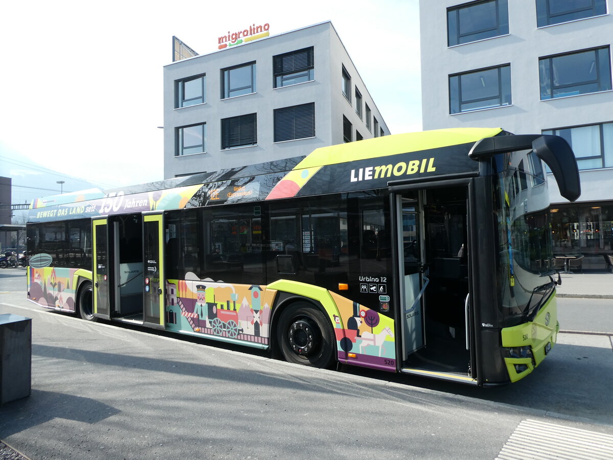 (233'561) - Aus Liechtenstein: BOS PS Anstalt, Vaduz - Nr. 520/FL 40'205 - Solaris am 8. M�rz 2022 beim Bahnhof Sargans