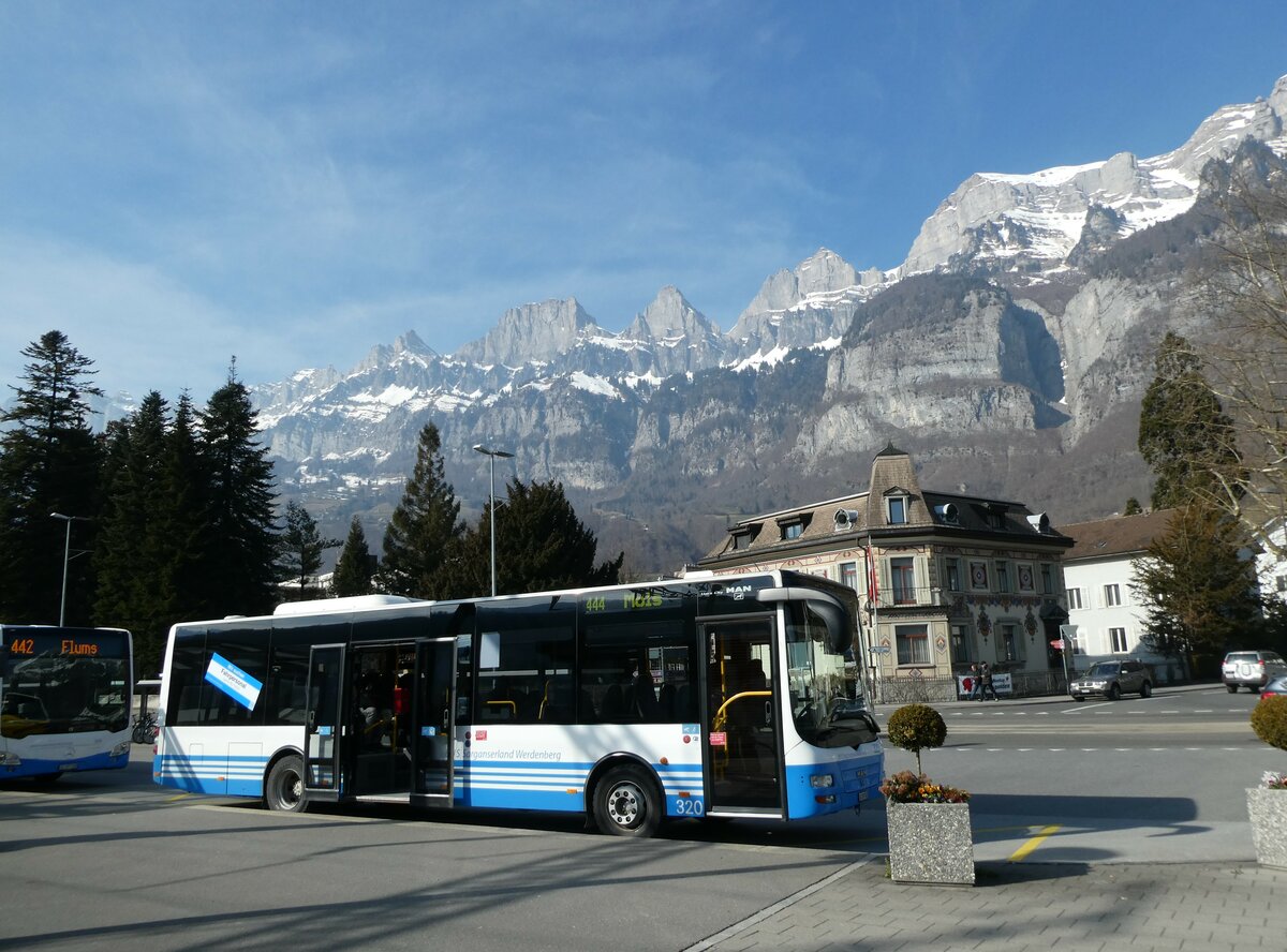 (233'565) - BSW Sargans - Nr. 320/SG 297'507 - MAN/G�ppel am 8. M�rz 2022 beim Bahnhof Walenstadt