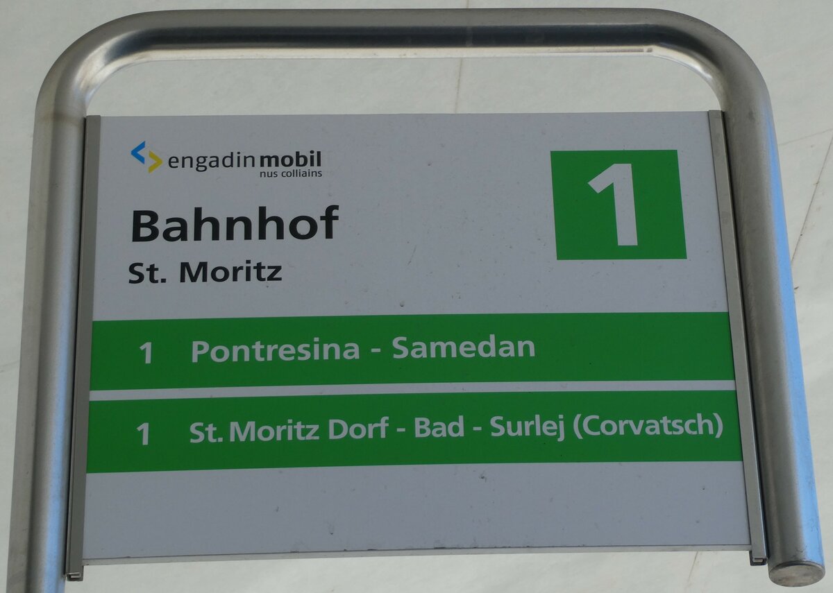 (233'660) - engadin Mobil-Haltestellenschild - St. Moritz, Bahnhof - am 10. M�rz 2022