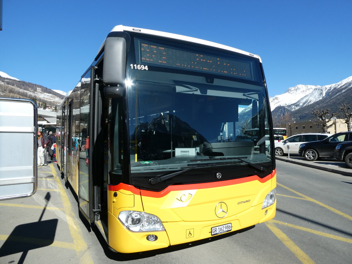 (233'686) - PostAuto Graub�nden - GR 162'986 - Mercedes am 10. M�rz 2022 beim Bahnhof Scuol-Tarasp