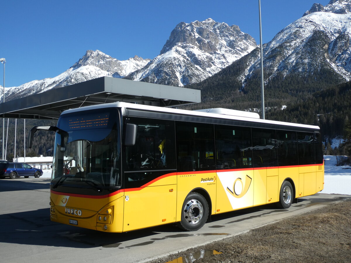 (233'699) - PostAuto Graub�nden - GR 102'345 - Iveco am 10. M�rz 2022 in Scuol, Garage