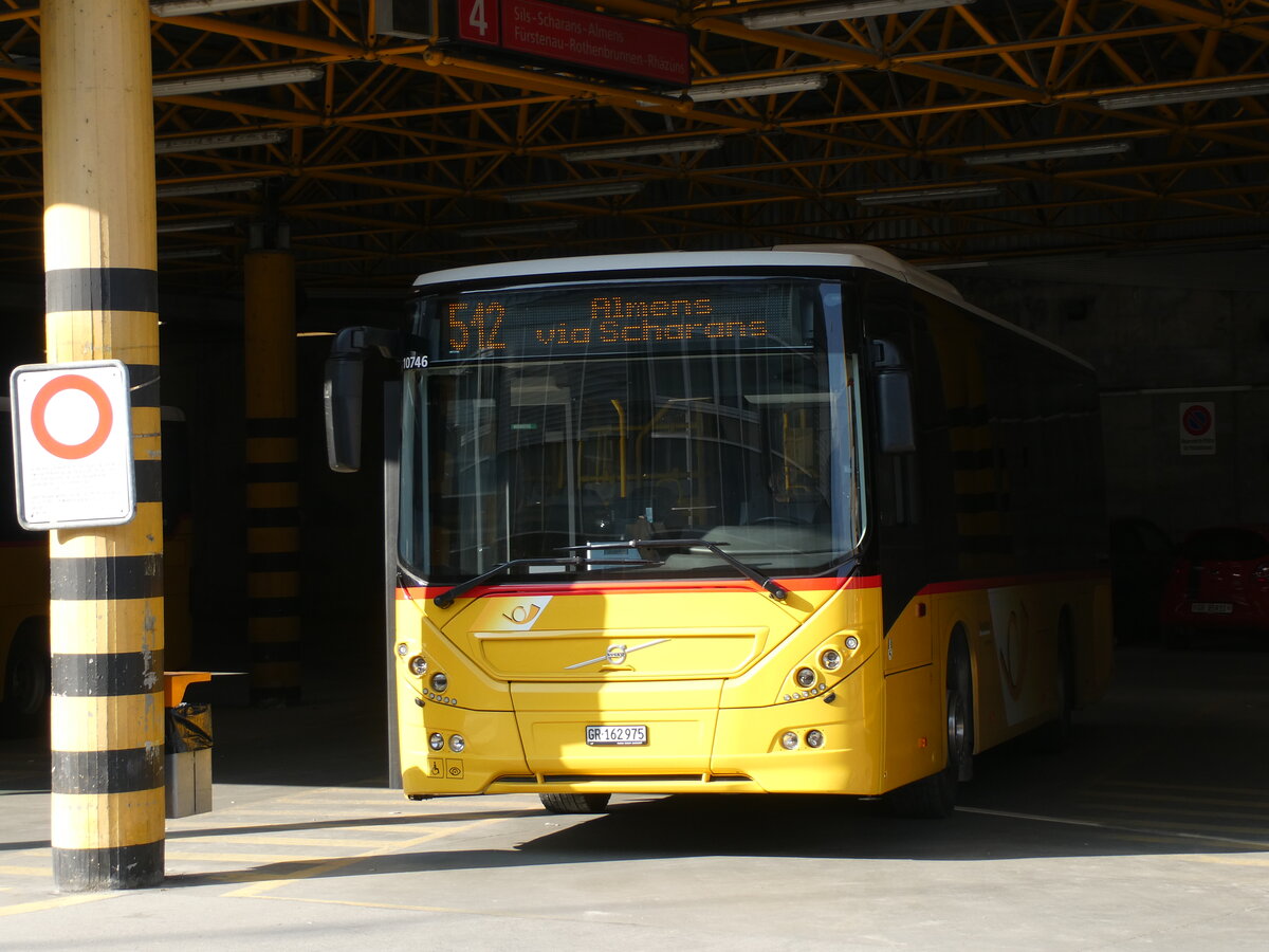 (233'749) - PostAuto Graub�nden - GR 162'979 - Volvo am 11. M�rz 2022 in Thusis, Postautostation