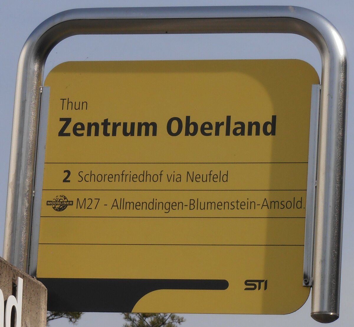 (233'827) - STI-Haltestellenschild - Thun, Zentrum Oberland - am 12. M�rz 2022