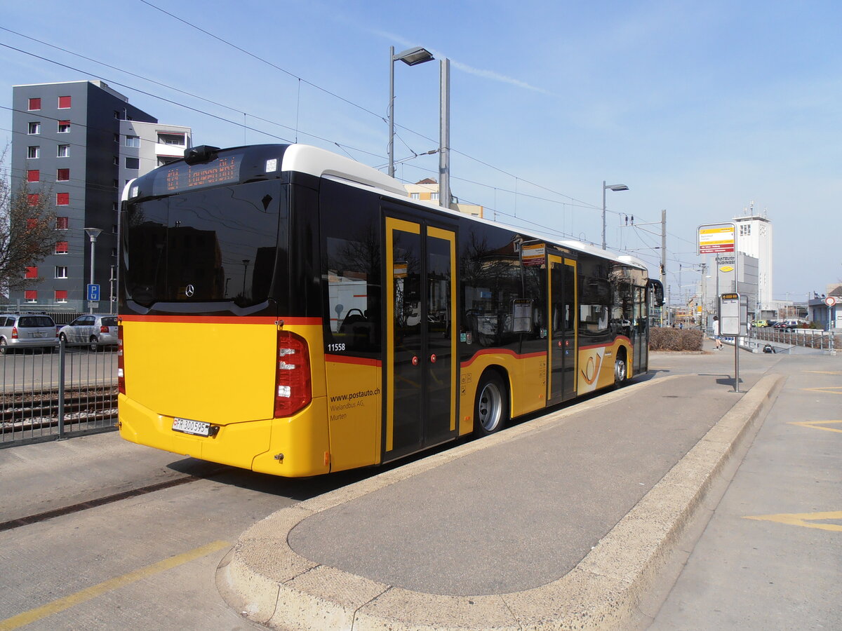 (233'837) - TPF Fribourg - Nr. 118/FR 300'595 - Mercedes am 12. M�rz 2022 beim Bahnhof D�dingen