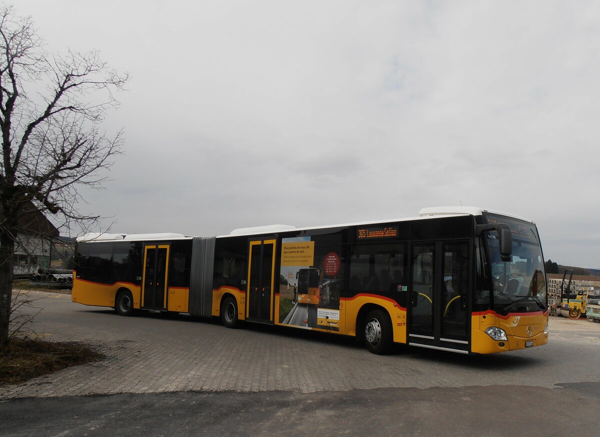 (233'913) - CarPostal Ouest - VD 578'144 - Mercedes am 13. M�rz 2022 in M�zi�res, Station