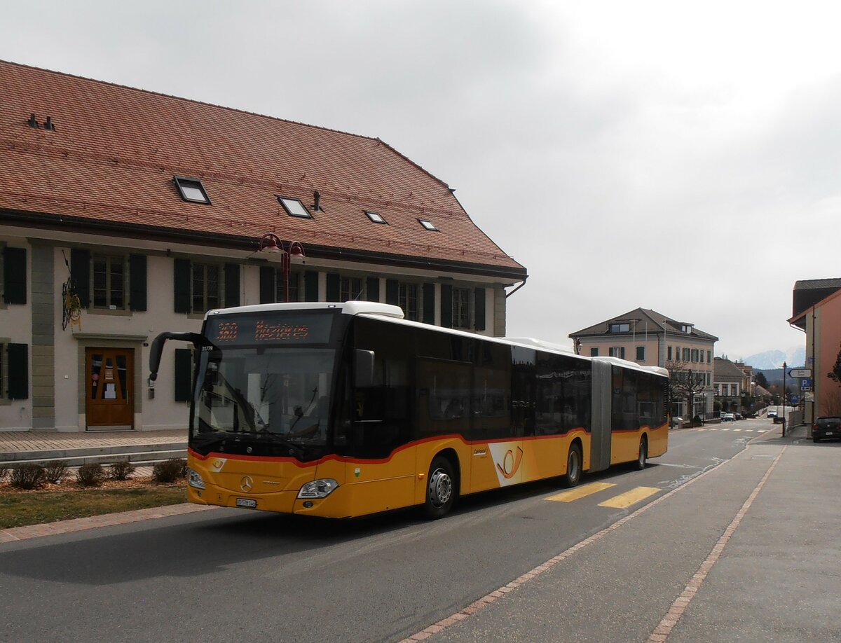 (233'920) - CarPostal Ouest - VD 578'146 - Mercedes am 13. M�rz 2022 in M�zi�res, Village