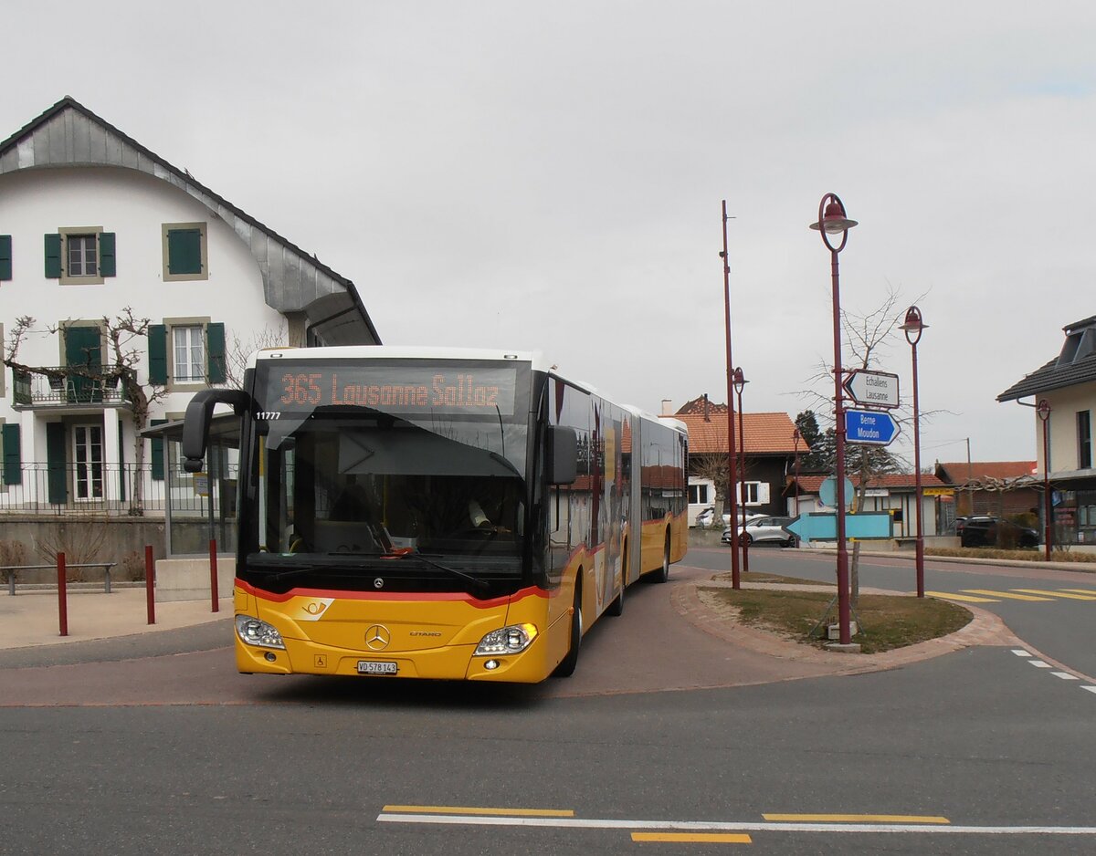 (233'936) - CarPostal Ouest - VD 578'143 - Mercedes am 13. M�rz 2022 in M�zi�res, Village
