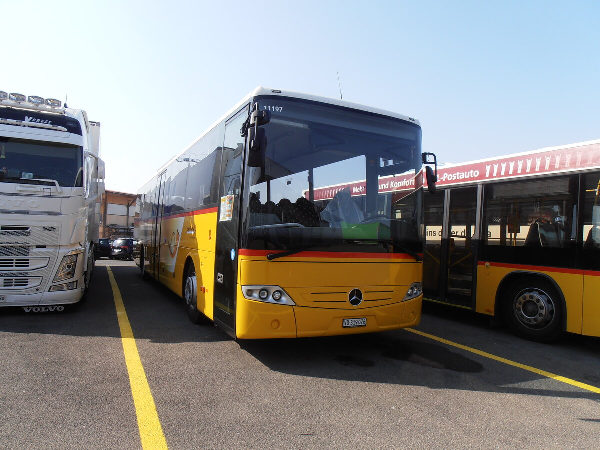 (233'990) - CarPostal Ouest - VD 319'076 - Mercedes am 20. M�rz 2022 in Kerzers, Interbus