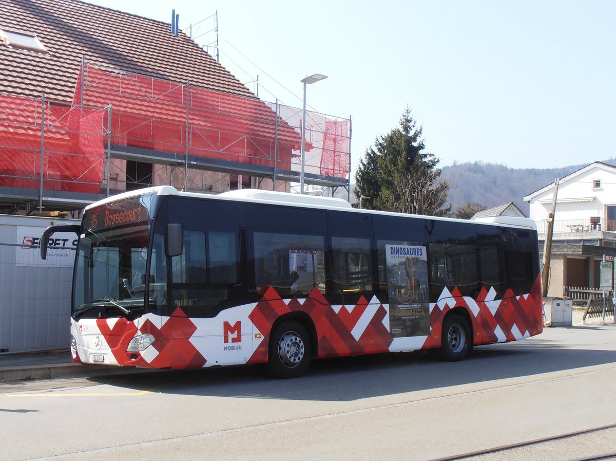 (234'074) - CarPostal Ouest - JU 32'742 - Mercedes (ex Nr. 8) am 26. M�rz 2022 beim Bahnhof Glovelier