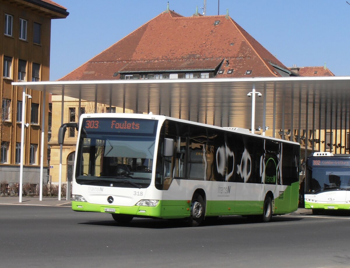 (234'080) - transN, La Chaux-de-Fonds - Nr. 318/NE 27'218 - Mercedes (ex TRN La Chaux-de-Fonds Nr. 318) am 26. M�rz 2022 beim Bahnhof La Chaux-de-Fonds