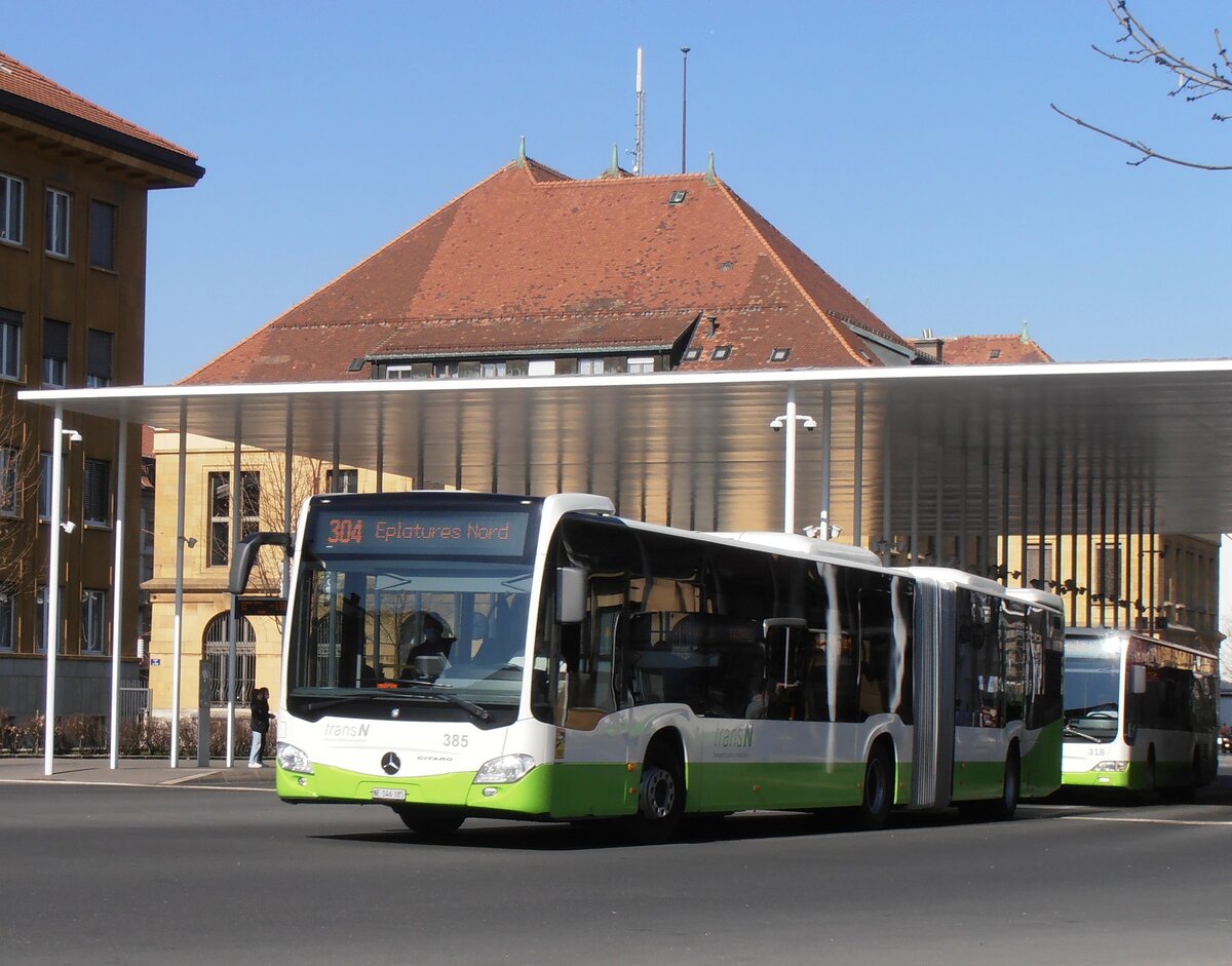 (234'095) - transN, La Chaux-de-Fonds - Nr. 385/NE 146'385 - Mercedes am 26. M�rz 2022 beim Bahnhof La Chaux-de-Fonds