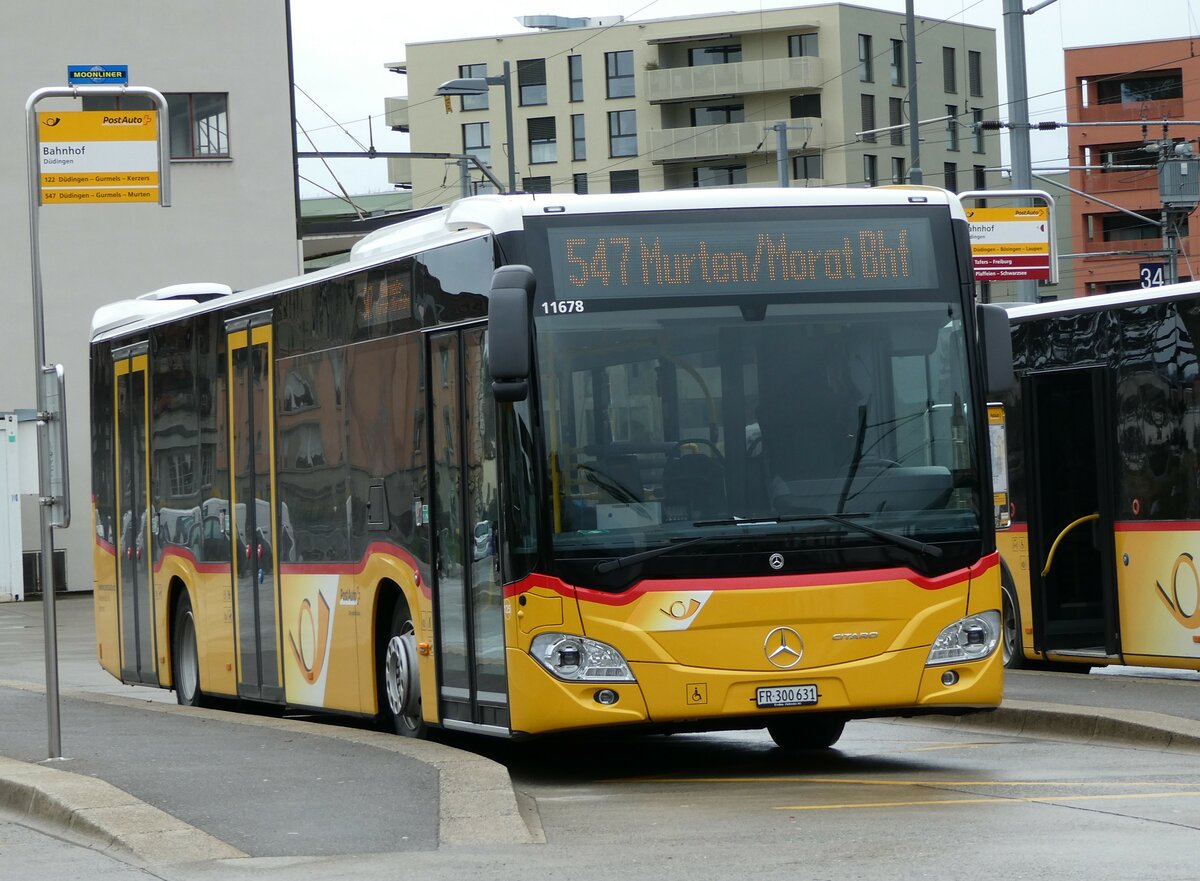 (234'236) - Wieland, Murten - Nr. 125/FR 300'631 - Mercedes am 8. April 2022 beim Bahnhof D�dingen
