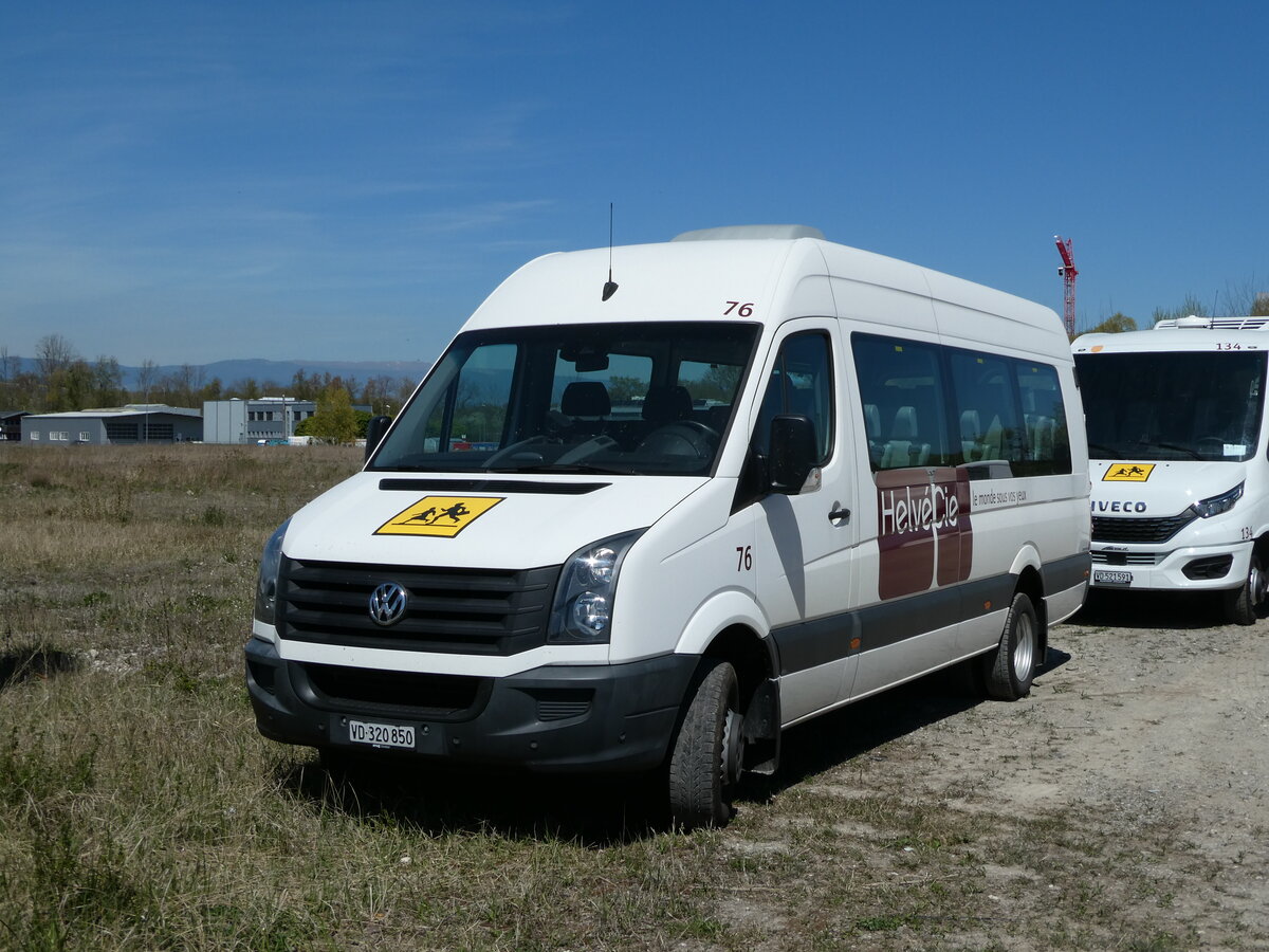 (234'768) - Helv�Cie, Satigny - Nr. 76/VD 320'850 - VW am 18. April 2022 in Avenches, Route Industrielle