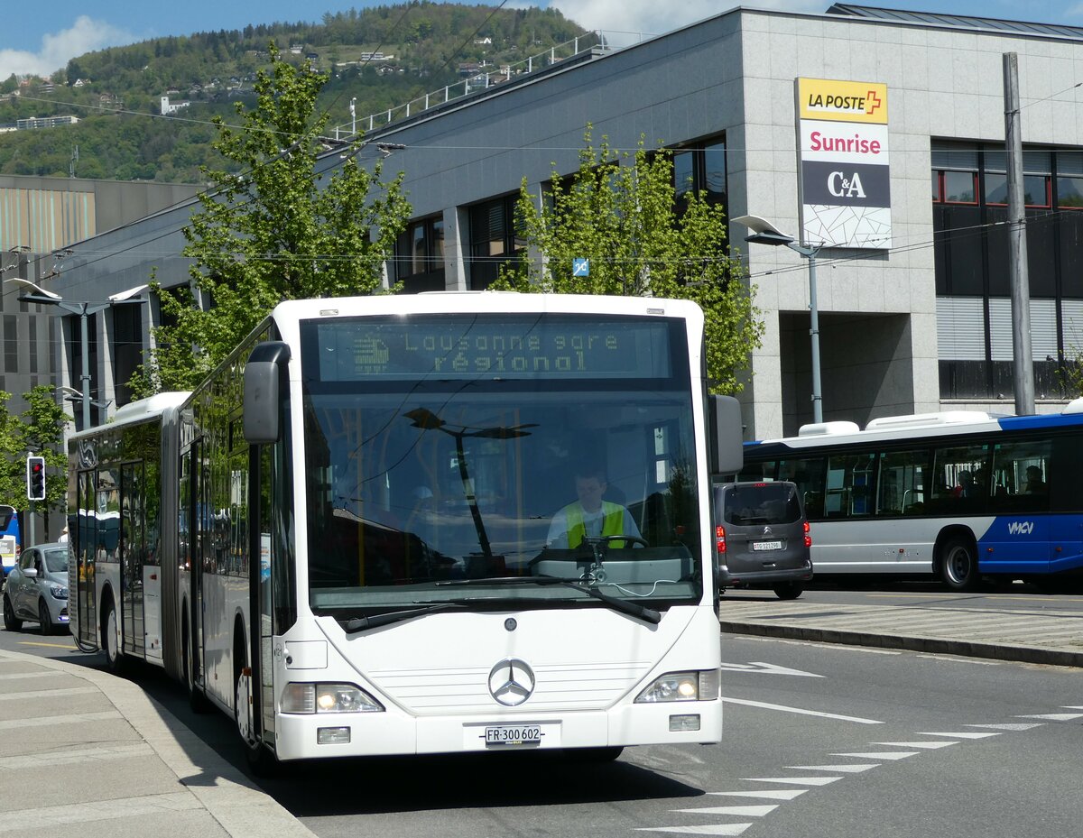 (234'920) - Wieland, Murten - Nr. 121/FR 300'602 - Mercedes (ex Interbus Yverdon Nr. 211; ex BVB Basel Nr. 792; ex VZO Gr�ningen Nr. 24) am 30. April 2022 beim Bahnhof Vevey
