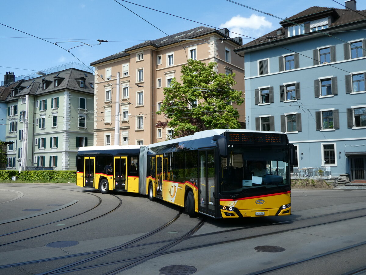 (235'055) - Steffen, Remetschwil - Nr. 83/AG 6180 - Solaris am 2. Mai 2022 beim Bahnhof Z�rich-Wiedikon