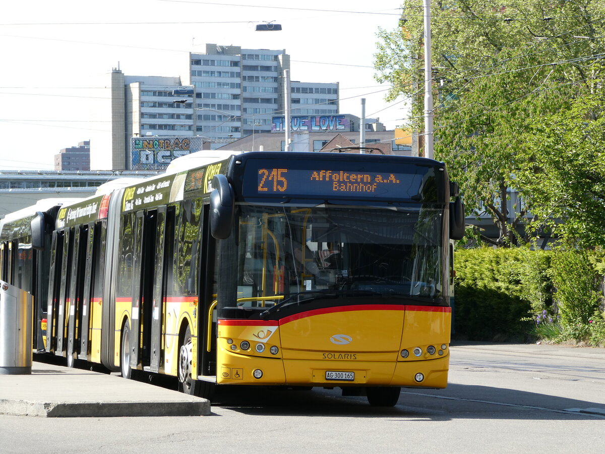(235'077) - Stutz, Jonen - Nr. 300/AG 300'165 - Solaris am 2. Mai 2022 beim Bahnhof Z�rich-Wiedikon