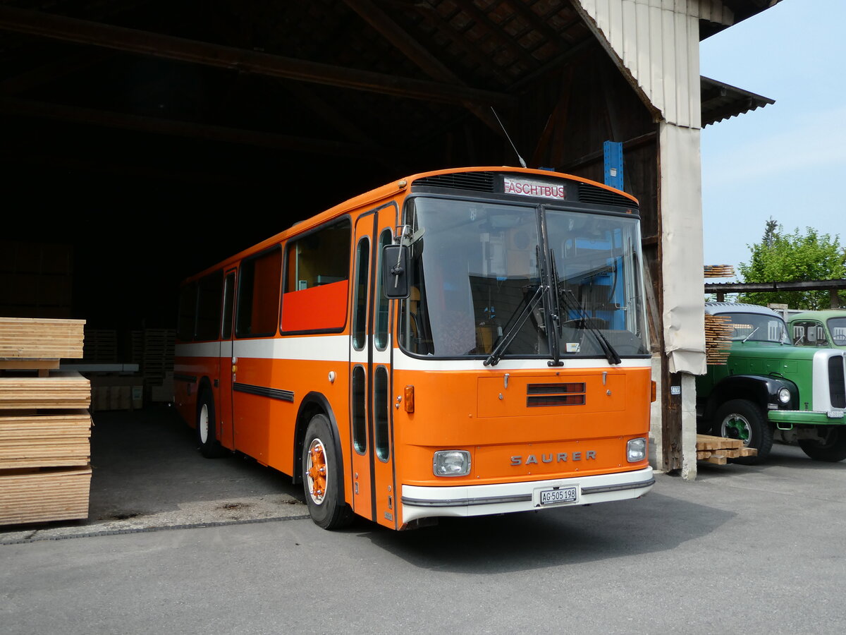 (235'362) - Mangold, Oberengstringen - AG 505'198 - Saurer/Hess (ex RhV Altst�tten Nr. 45) am 7. Mai 2022 in Attikon, Wegm�ller