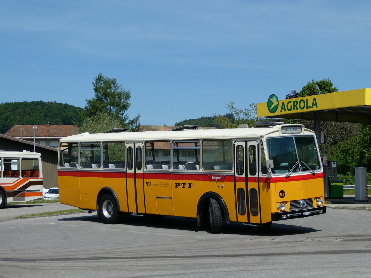 (235'704) - Gast, Reutigen - BE 113'160 - Saurer/T�scher (ex HPTrans, Thusis; ex Mauerhofer, Worb; ex Erni, Schupfart Nr. 3; ex P 24'636) am 15. Mai 2022 in Wynigen, Landi
